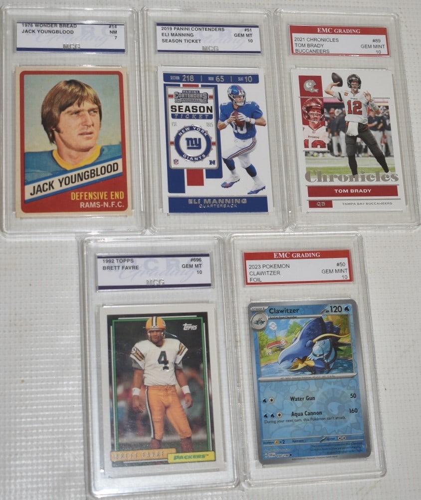 5 GRADED CARDS YOUNGBLOOD/E.MANNING/BRADY/FAVRE/POKEMON (1 of 11)