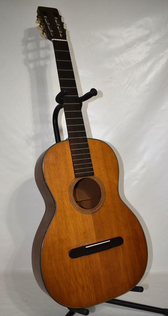 MARTIN ACOUSTIC GUITAR, 00-I8C, SERIAL #199860 (1 of 14)