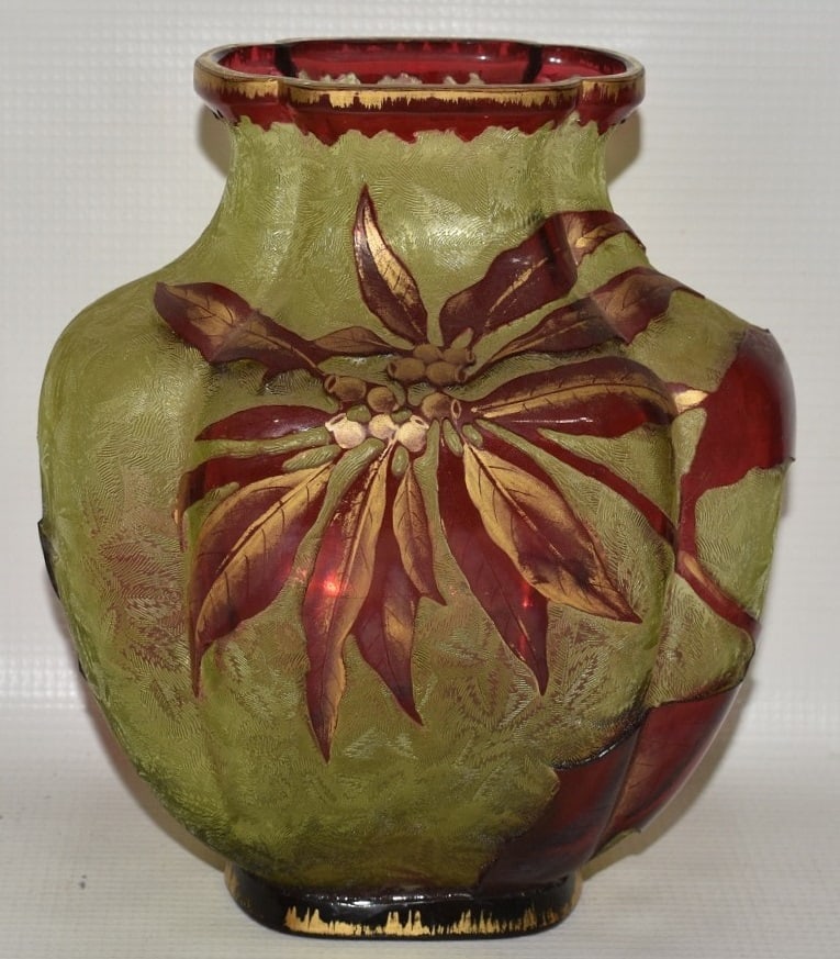 FINE FRENCH CARVED CAMEO GLASS CRANBERRY/LEMON GOLD VASE: FINE FRENCH CARVED CAMEO GLASS CRANBERRY/LEMON GOLD VASE, 19/20TH C., H. 7"