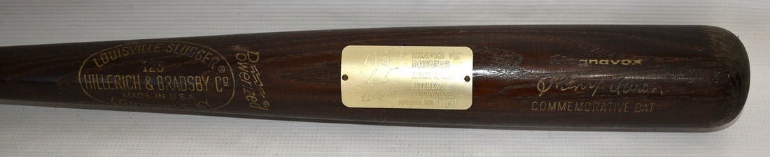 HANK AARON COMMEMORATIVE 715 BASEBALL BAT SERIAL #4538 (1 of 9)