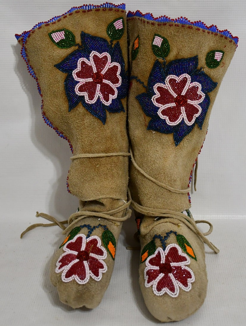 PAIR AMERICAN INDIAN BEADED DEERSKIN BOOTS, 20TH C.: PAIR AMERICAN INDIAN BEADED DEERSKIN BOOTS, 20TH C., H. 15", L. 9"