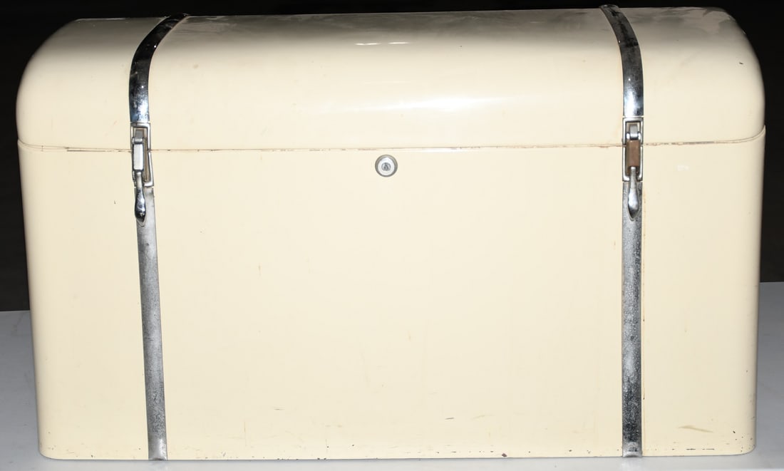 VINTAGE PAINTED CAR TRUNK, (CADILLAC), C. 1920'S (1 of 6)