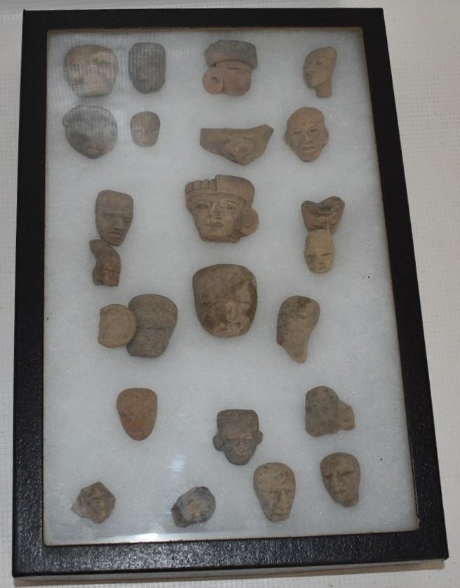 LOT ASSORTED MEZZO AMERICAN/PRE-COLUMBIAN ARTIFACTS (1 of 5)