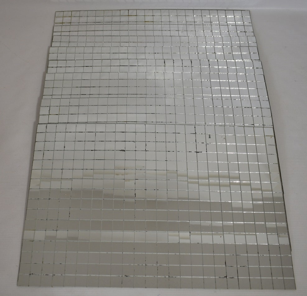 8 MID CENTURY MODERN DINING TABLE PLACE MATS (MIRRORED): SET (8) MID CENTURY MODERN DINING TABLE PLACE MATS (MIRRORED), 11" X 17"
