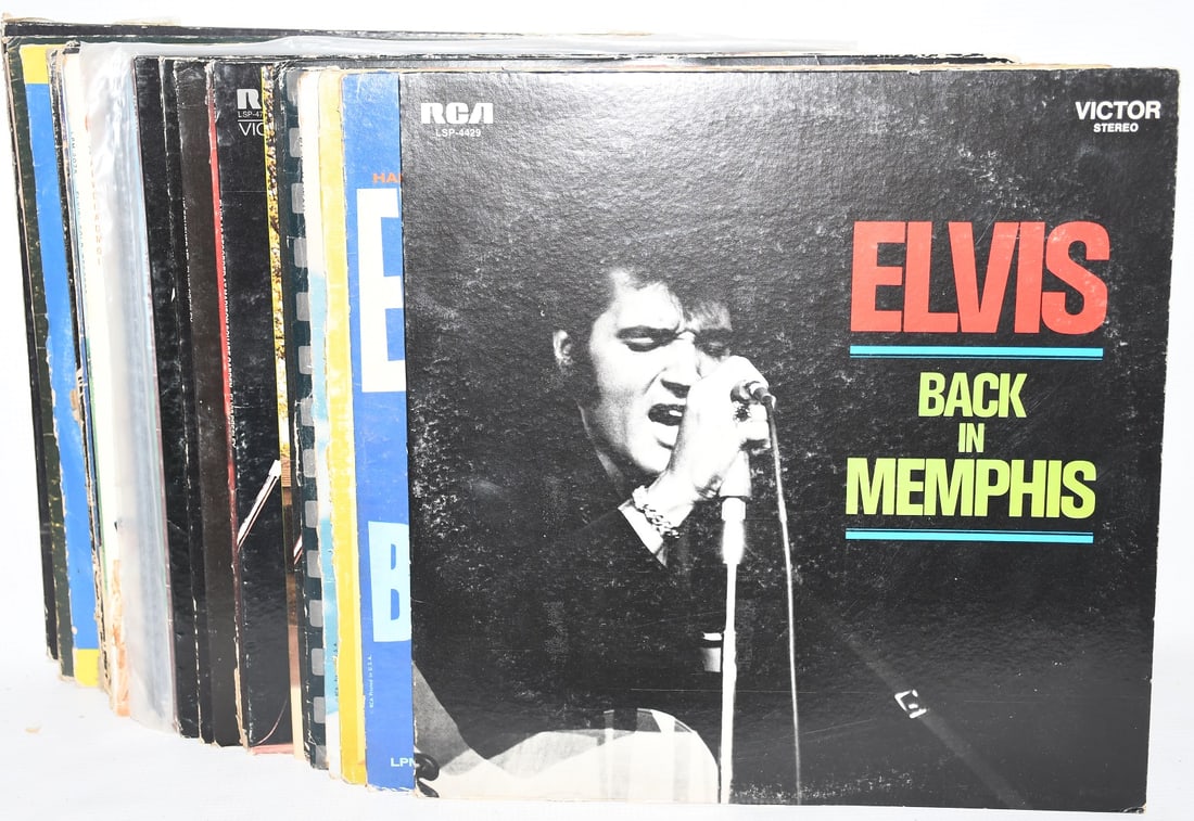 LOT (25) VINTAGE ELVIS RECORDS, VERY GOOD, C. 1960/90 (1 of 8)