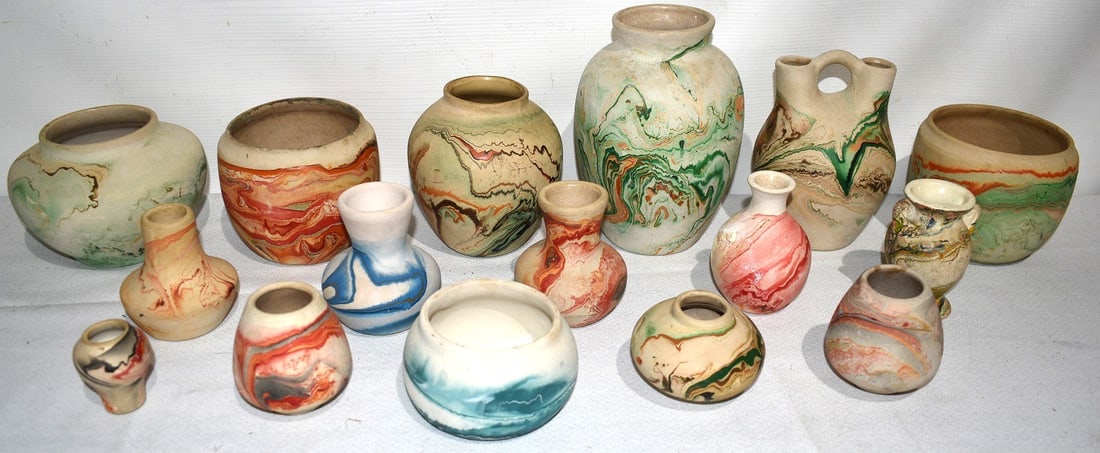 LOT (16) ASSORTED NEMADJI COLORFUL POTTERY, C. 1920/30 (1 of 15)