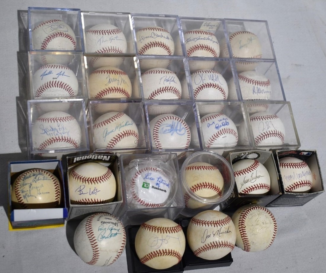 25 AUTOGRAPHED BASEBALLS INCL. GENE MICHAELS NY YANKEE (1 of 20)