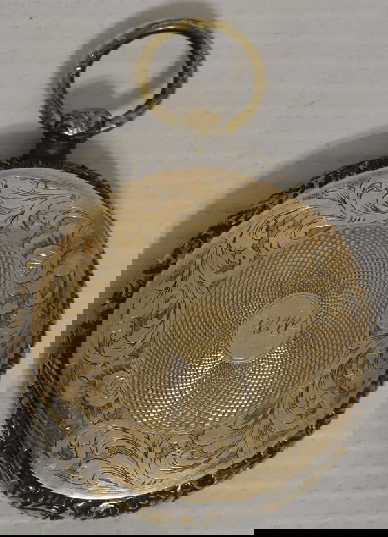 VICT. 10KT MOURNING LOCKET W/DAGUERREOTYPE OF WOMAN (1 of 5)