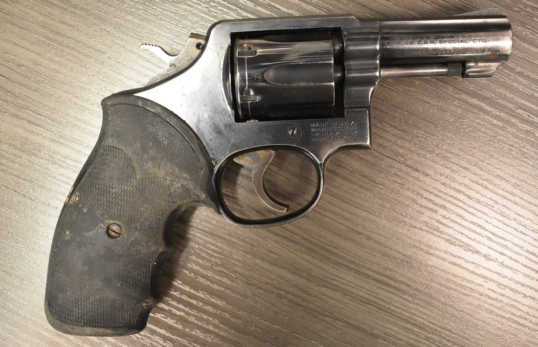 SMITH & WESSON 38 CAL. SPECIAL CTG REVOLVER: SMITH & WESSON 38 CAL. SPECIAL CTG REVOLVER, SERIAL #17D6458 **NICS CHECK REQUIRED**