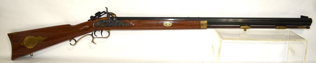 THOMPSON CENTER HAWKEN 45 CAL. MUZZLE LOADER RIFLE: THOMPSON CENTER HAWKEN 45 CAL. MUZZLELOADER RIFLE, SER. #140560