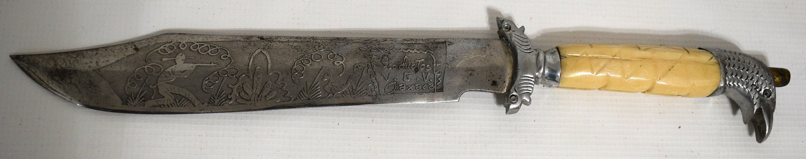MEXICAN BIRD HEAD BOWIE STYLE KNIFE, 20TH C., L. 16": MEXICAN BIRD HEAD BOWIE STYLE KNIFE, 20TH C., L. 16"