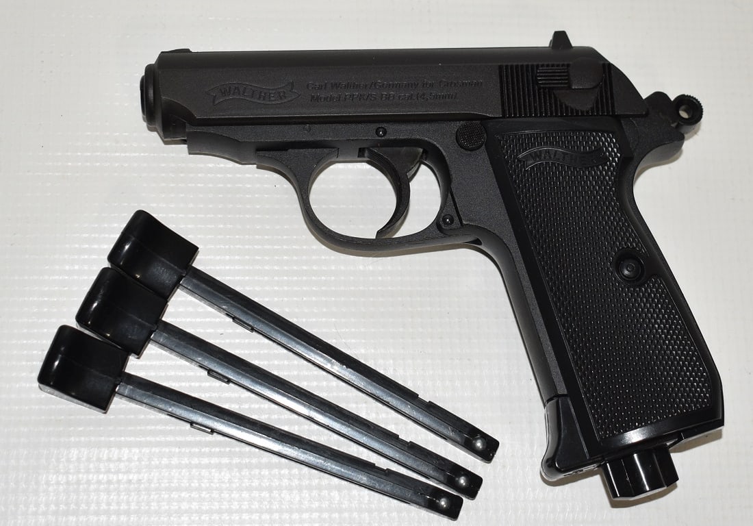 WALTHER PPK/S CO2 BB PISTOL: WALTHER PPK/S CO2 BB PISTOL