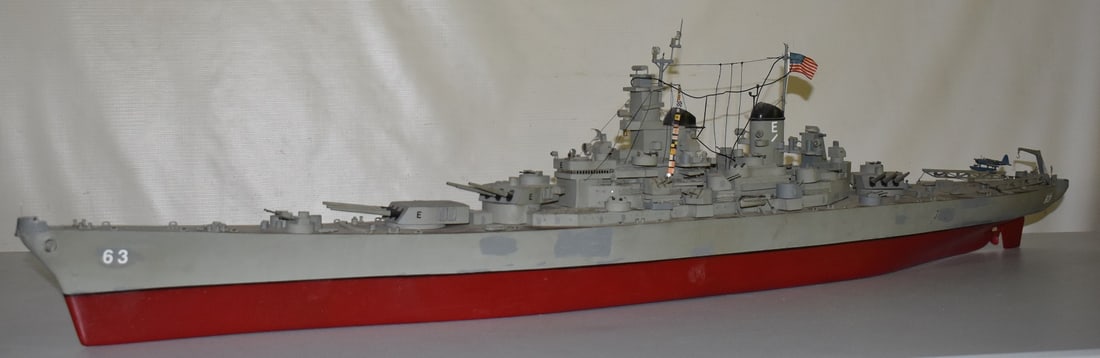 FINE UNITED STATES NAVY WOOD BATTLESHIP, 20TH C.: FINE UNITED STATES NAVY WOOD BATTLESHIP, 20TH C., L. 56"