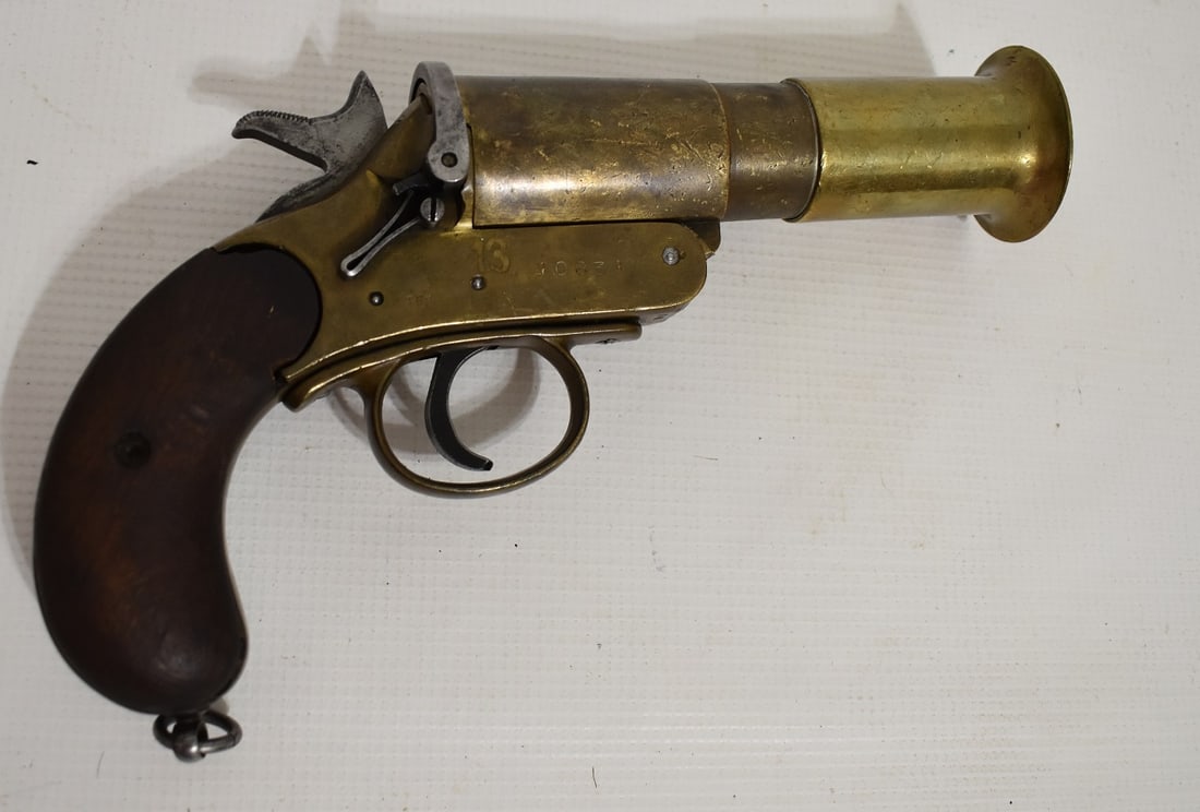 AUSTRALIAN BRASS FLARE GUN, C. 1940, SER. #10831: AUSTRALIAN BRASS FLARE GUN, C. 1940, SER. #10831, L. 9 1/2"