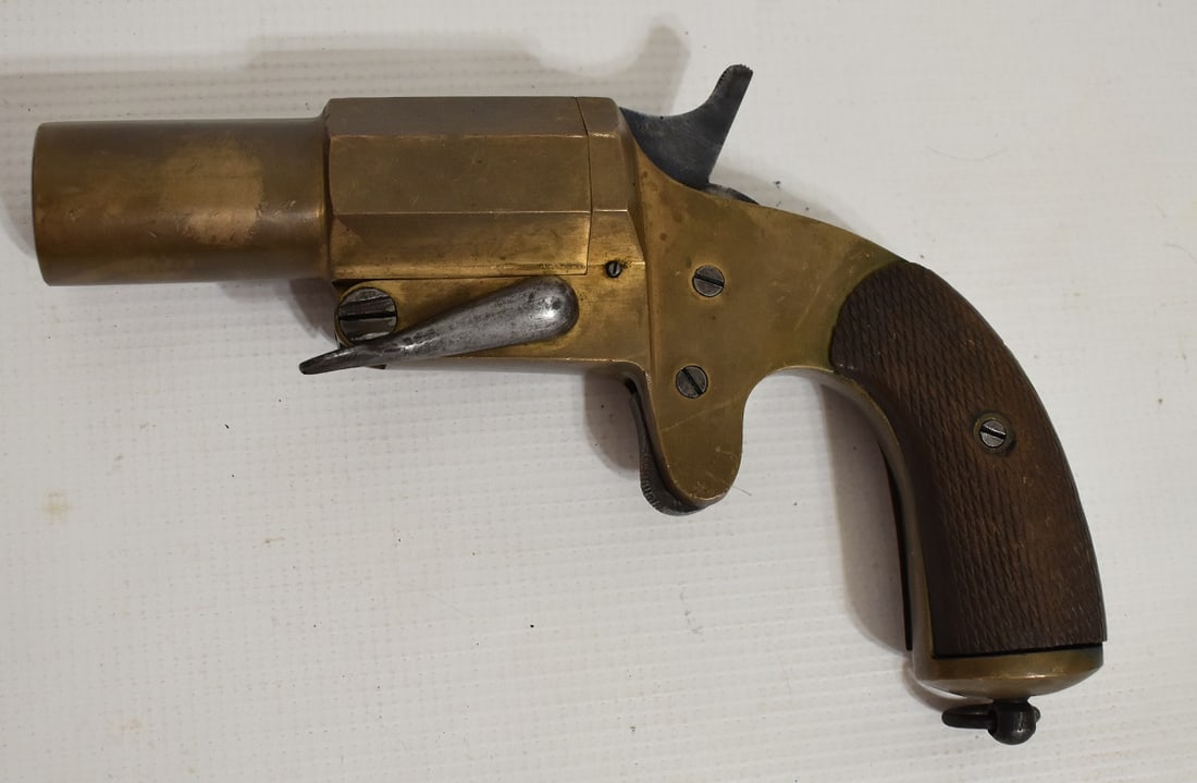 EARLY BRASS FLARE GUN (NO MARKINGS), C. 1940/50, L. 8": EARLY BRASS FLARE GUN (NO MARKINGS), C. 1940/50, L. 8"