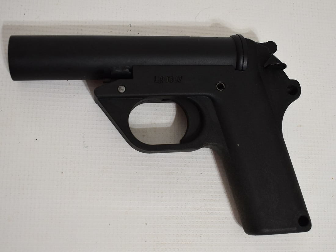VINT. FLARE GUN (UNKNOWN MAKER) #11 1985, SER. #LRO387: VINTAGE FLARE GUN (UNKNOWN MAKER) #11 1985, SER. #LRO387, L. 8"