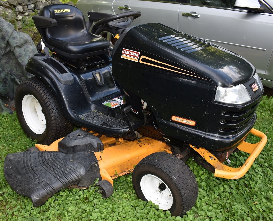 SEARS CRAFTSMAN 54" RIDING GARDEN TRACTOR (1 of 13)