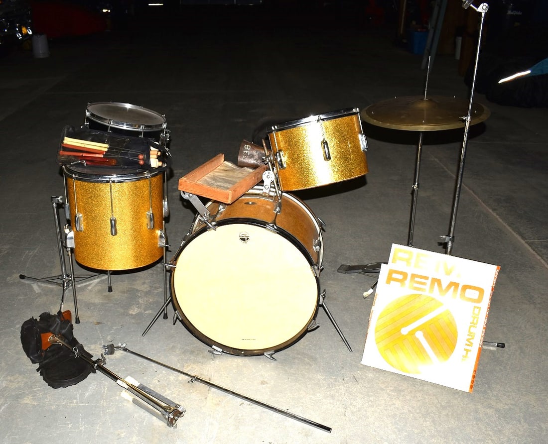 SLINGERLAND DRUM SET, GOLD SPARKLE, C. 1960/70 (1 of 18)