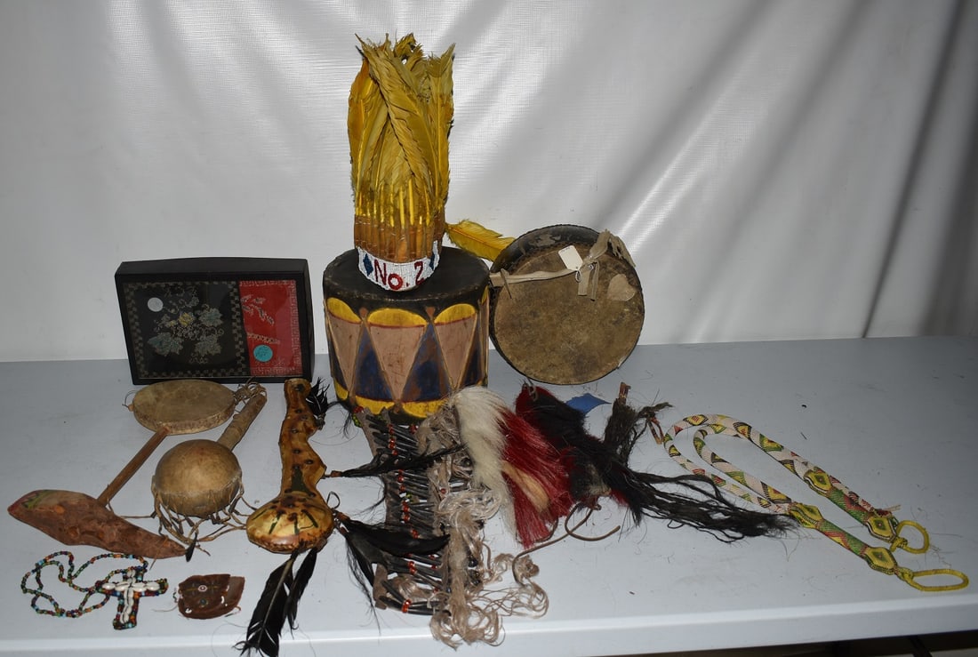 LOT ASST. WILD WEST SHOW AM. INDIAN STYLE COSTUME ITEMS (1 of 9)