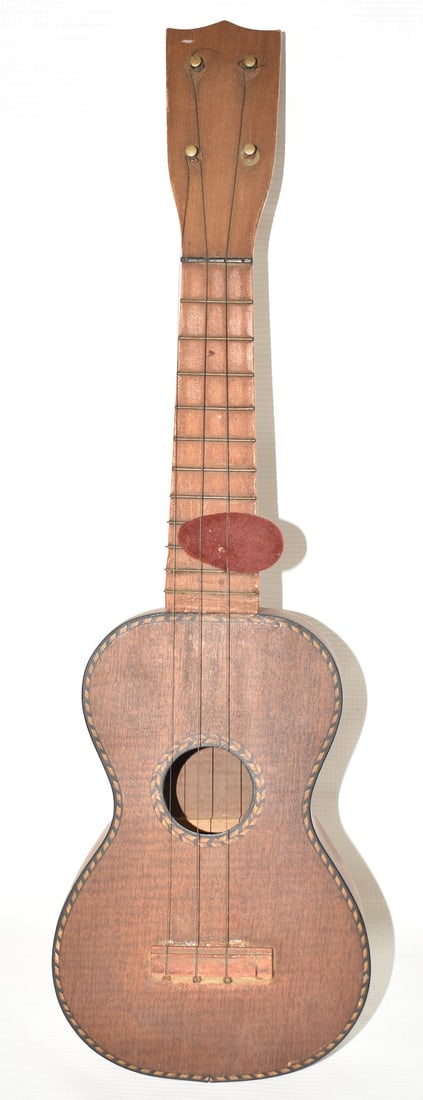 FINE UKULELE MAHOGANY W/HERRINGBONE INLAY, C. 1920: FINE UKULELE MAHOGANY W/HERRINGBONE INLAY, C. 1920