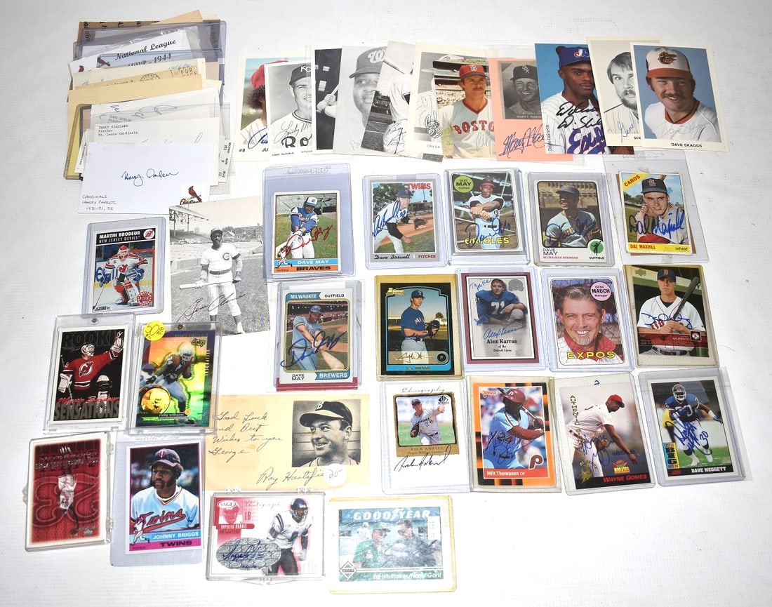 LOT APPROX. 55 AUTOGRAPHED BASEBALL INDEX CARDS (1 of 7)