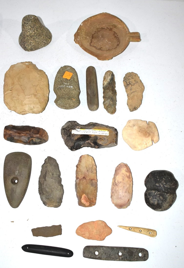ASST. AM. INDIAN ARTIFACTS INCL. AXES, HATCHET,  ETC (1 of 11)
