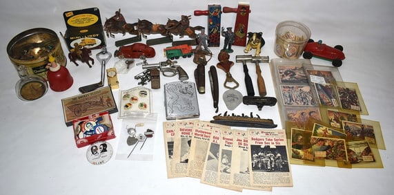 BOX LOT ASSORTED VINTAGE TOYS, C. 1950'S