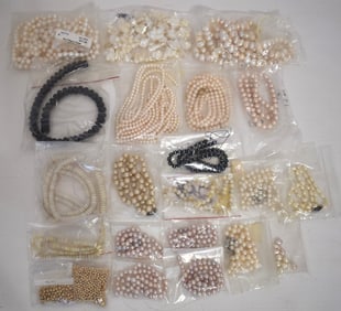 LARGE LOT ASSORTED CULTURED PEARL NECKLACES/STRANDS