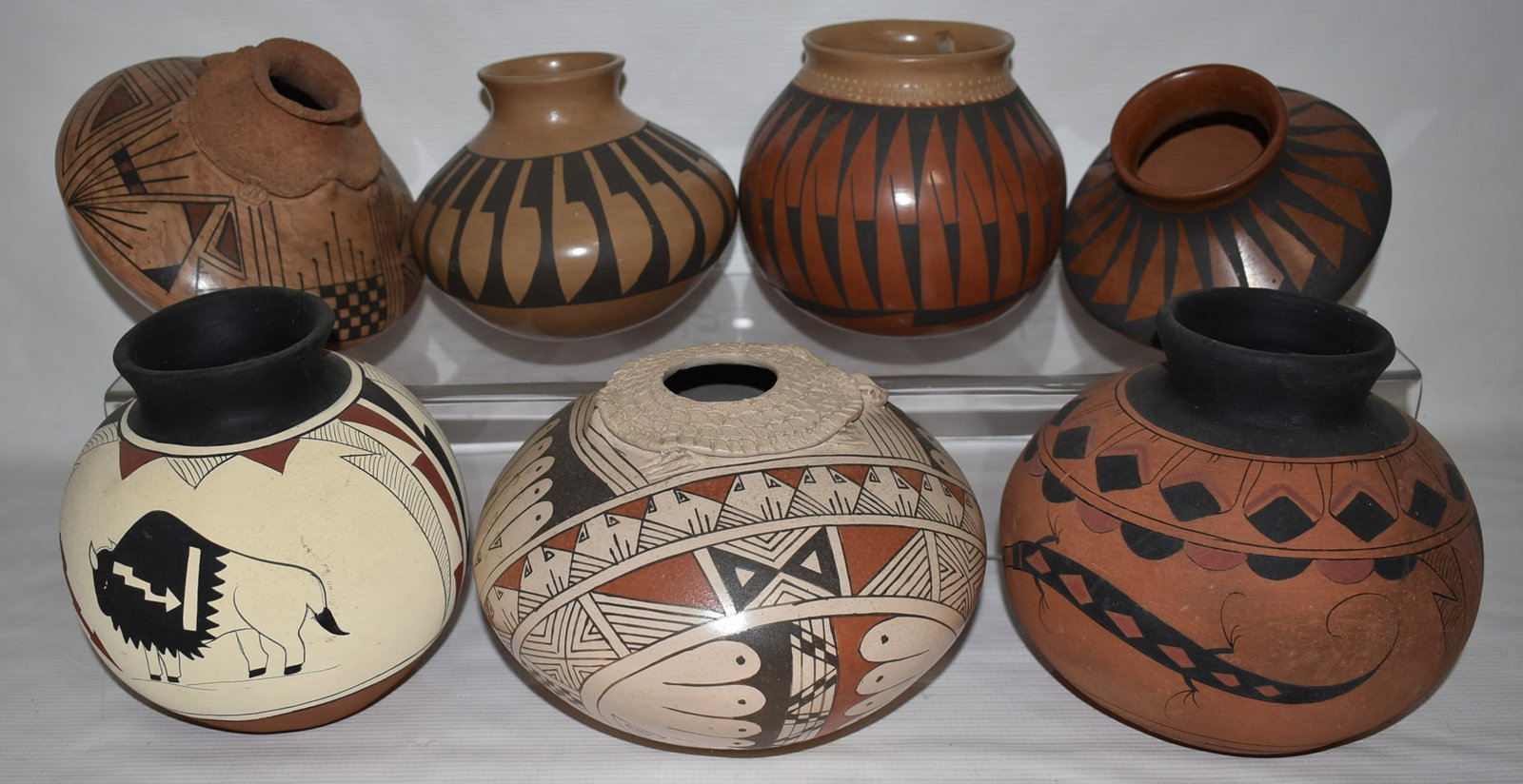 7 SOUTHWEST AMERICAN INDIAN POTTERY POTS, 20TH/21ST C.: LOT (7) SOUTHWEST AMERICAN INDIAN POTTERY POTS, 20TH/21ST C., H. TALLEST 6 1/2"