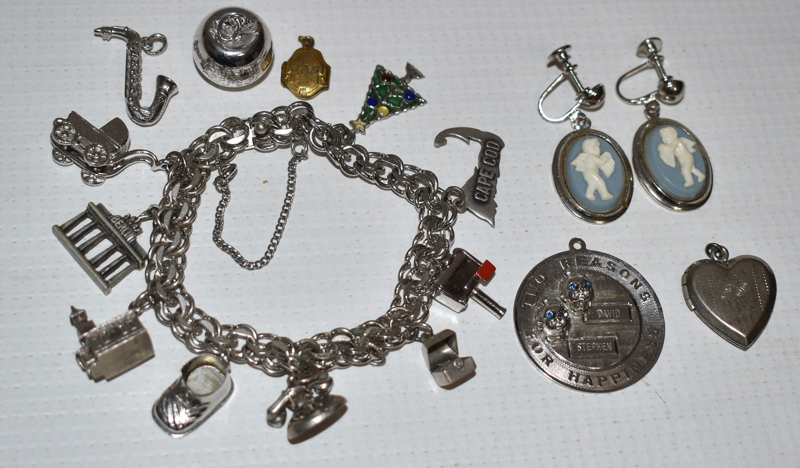 LOT INCL. STERLING CHARM BRACELET/FINDINGS, C. 1960 (1 of 9)