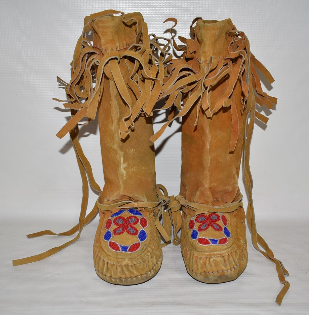 PAIR AMERICAN INDIAN BEADED DEERSKIN BOOTS, 20TH C.: PAIR AMERICAN INDIAN BEADED DEERSKIN BOOTS, 20TH C., L. 10 1/2", H. 15"