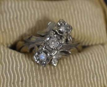 ART DECO 14KT WHITE GOLD/DIAMOND RING, C. 1950, SIZE 6