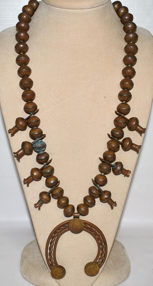 RARE FOLK ART AMERICAN INDIAN SQUASH BLOSSOM NECKLACE (1 of 10)