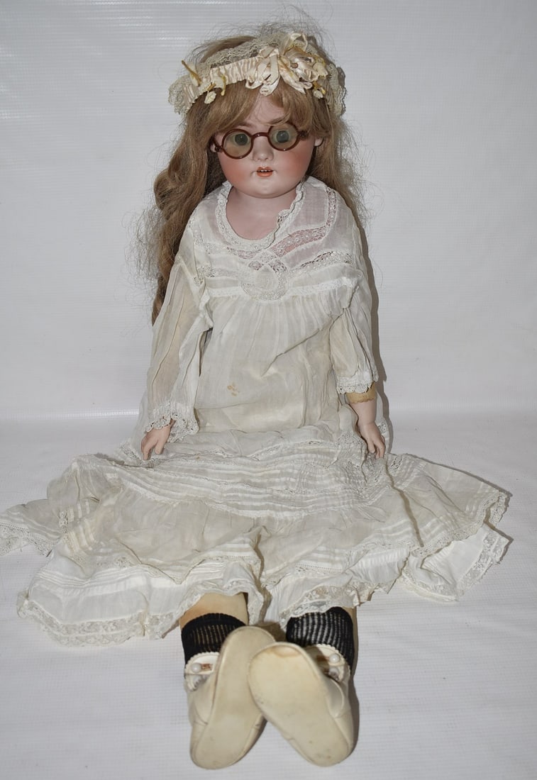 GERMAN BISQUE DOLL W/SLEEP EYES/EARRING HOLES/TEETH: GERMAN BISQUE DOLL W/SLEEP EYES, EARRING HOLES & TEETH, UNMARKED, 19/20TH C., H. 28"