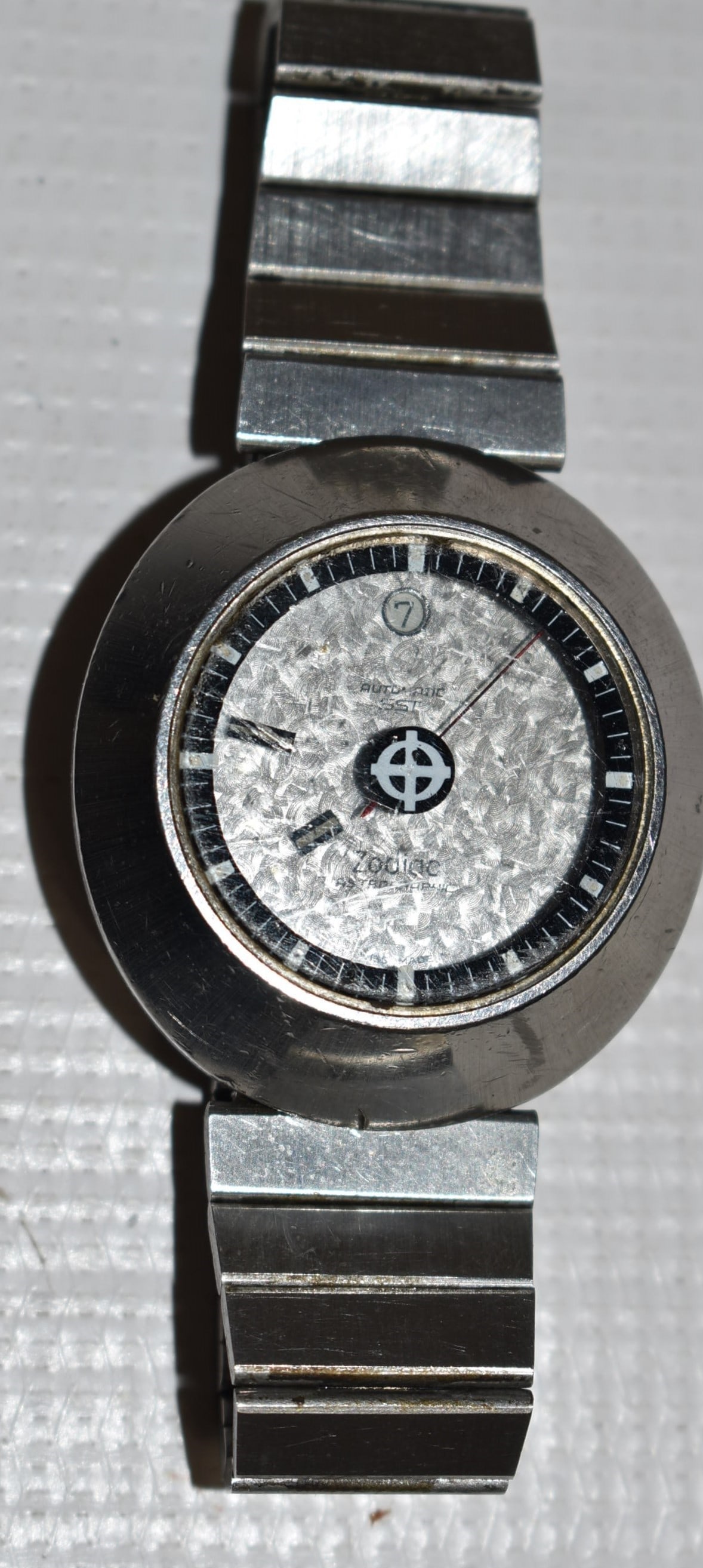 RARE ZODIAC ASTROGRAPHIC S/S WRISTWATCH W/DATE (1 of 7)