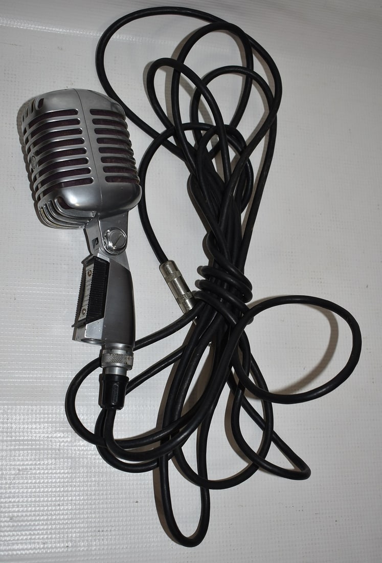 VINTAGE SHURE MODEL 55S UNIDYNE DYNAMIC MICROPHONE (1 of 4)