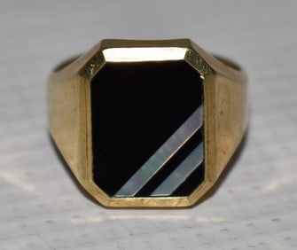 ART DECO 14KT YELLOW GOLD/ONYX RING, C. 1950, SIZE 10