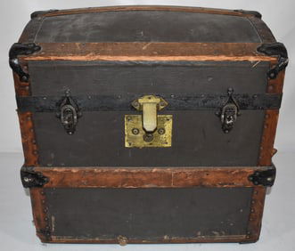 VICT. STEAMER 1/2 TRUNK, 19TH C., H. 21" W. 21" D. 17"