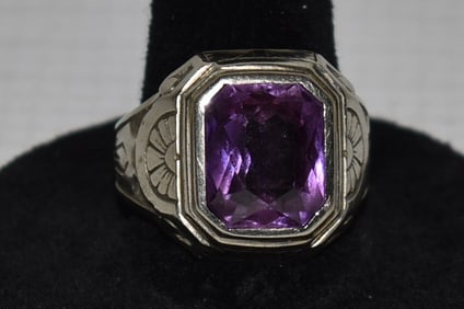 14KT WHITE GOLD/AMETHYST RING SIGNED S.J. & CO.
