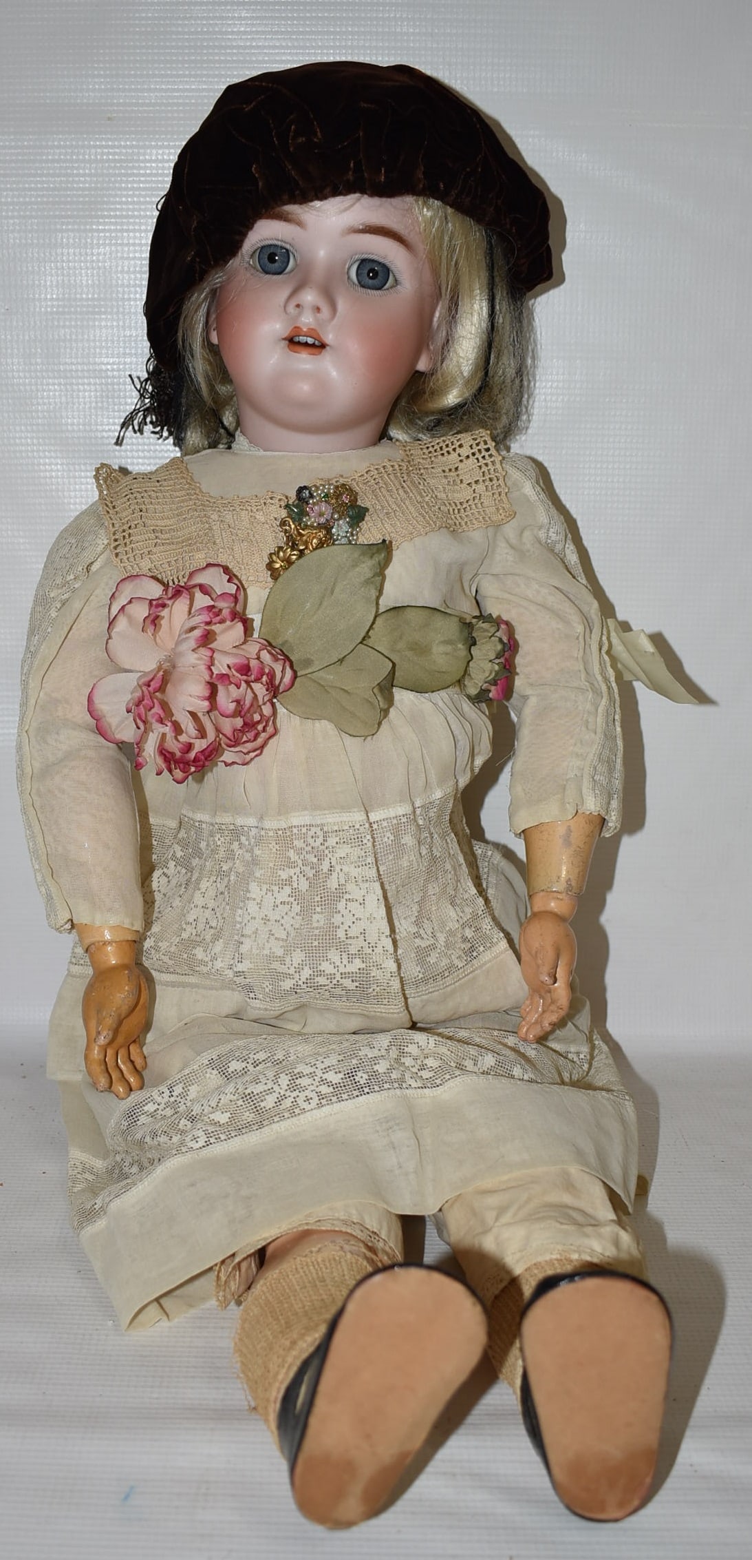 HANDWERCK GERMAN BISQUE DOLL W/ SLEEP EYES/EARRING HOLE: HANDWERCK GERMAN BISQUE DOLL W/ SLEEP EYES, EARRING HOLES & TEETH, 19/20TH C., H. 28"