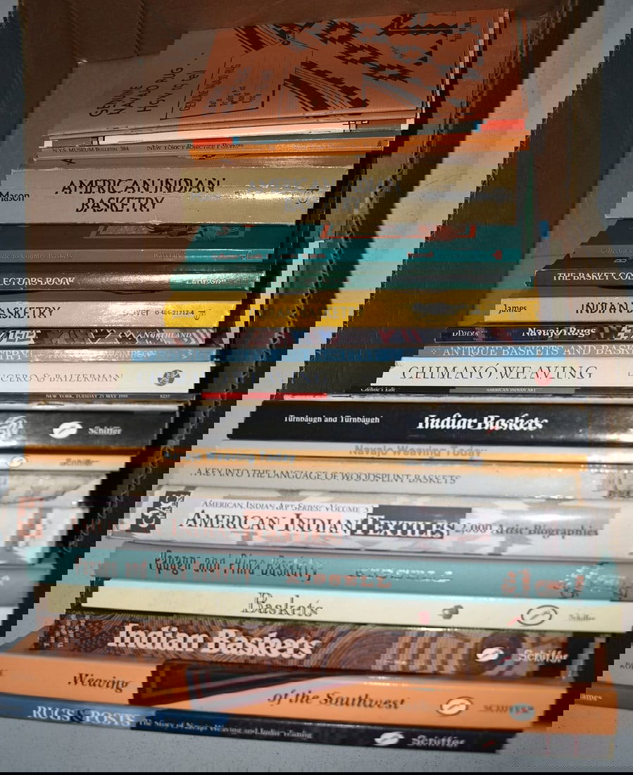 LG LOT ASST. AM. INDIAN REFERENCE INCL BASKETS/TEXTILES (1 of 5)