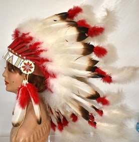 LARGE AMERICAN INDIAN HEADDRESS, 20TH C.