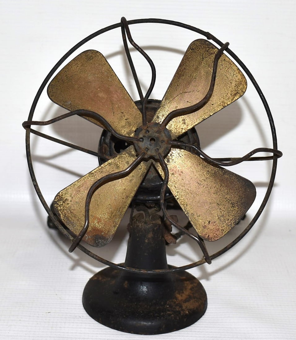 RARE MINIATURE BRASS BLADE FAN "POLAR CUB" TOOLY'S: RARE MINIATURE BRASS BLADE FAN "POLAR CUB" TOOLY'S PATENT 1921 GILBERT MANUFACTURING CO. NEW HAVEN CONN., H. 8" D. 6"