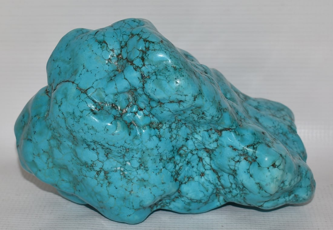 LARGE TURQUOISE RAW ROCK/MINERAL, H. 4" W. 7", W. 5.7 LBS.: LARGE TURQUOISE RAW ROCK/MINERAL, H. 4" W. 7", W. 5.7 LBS.