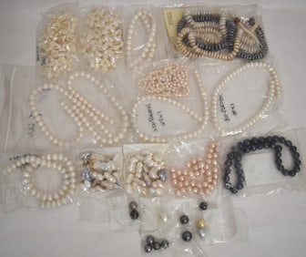 LOT ASSORTED CULTURED PEARL NECKLACES/STRANDS, 20TH C.