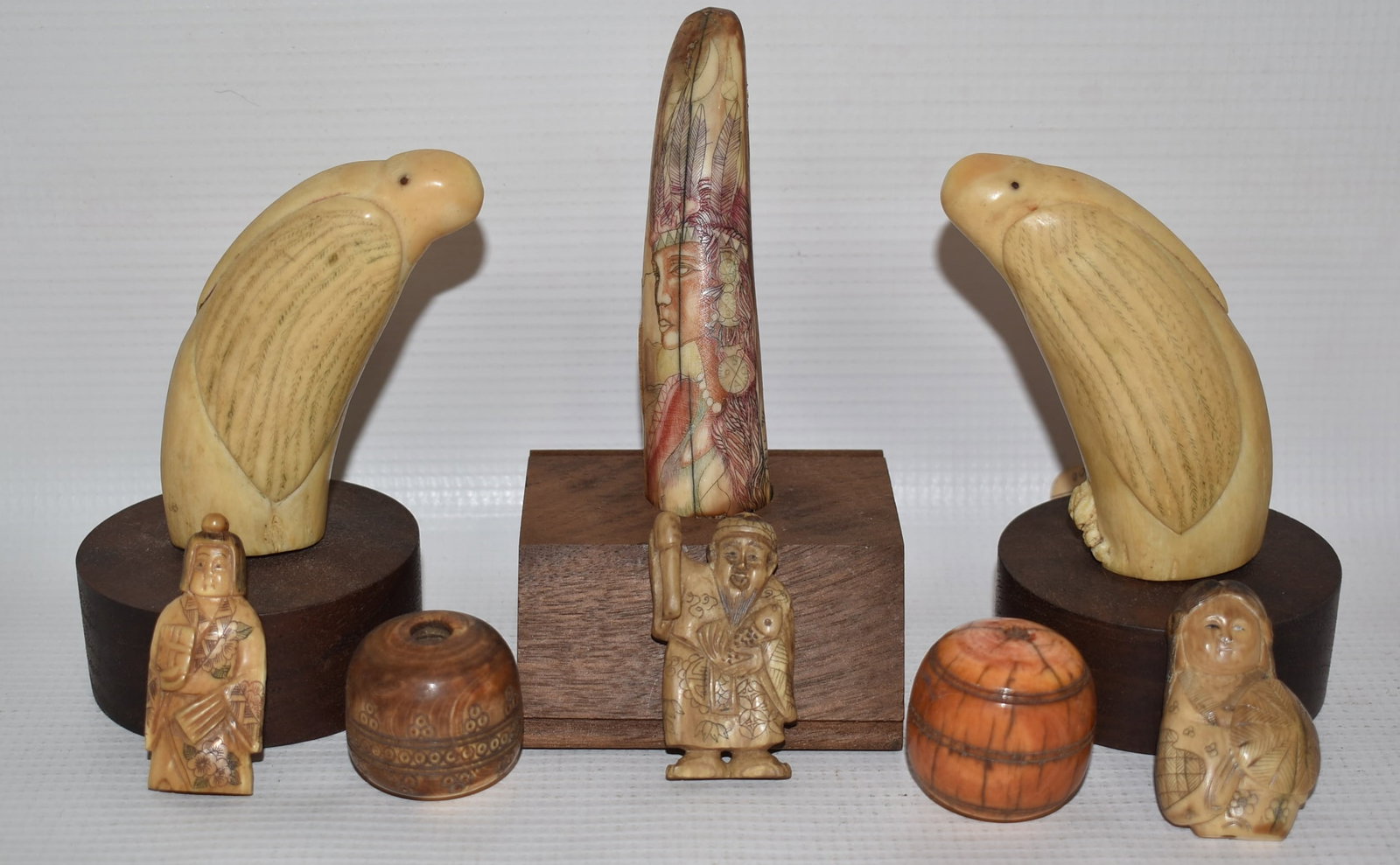 LOT (8) EARLY WALRUS TUSK INCL. FOSSILIZED: LOT (8) EARLY WALRUS TUSK INCL. FOSSILIZED, TUSK L. 3 1/2" & 3 3/4", TOOTH L. 4 1/4"