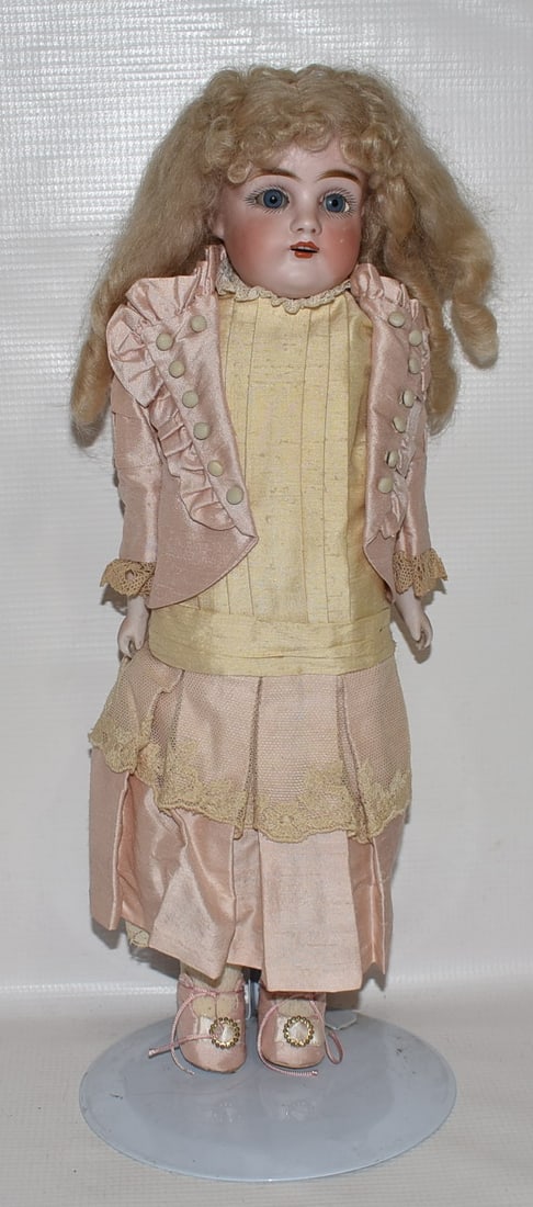 GERMAN BISQUE DOLL W/SLEEP EYES, PERIOD CORRECT CLOTHES: GERMAN BISQUE DOLL W/SLEEP EYES, PERIOD CORRECT CLOTHES, 19/20TH C., H. 16"