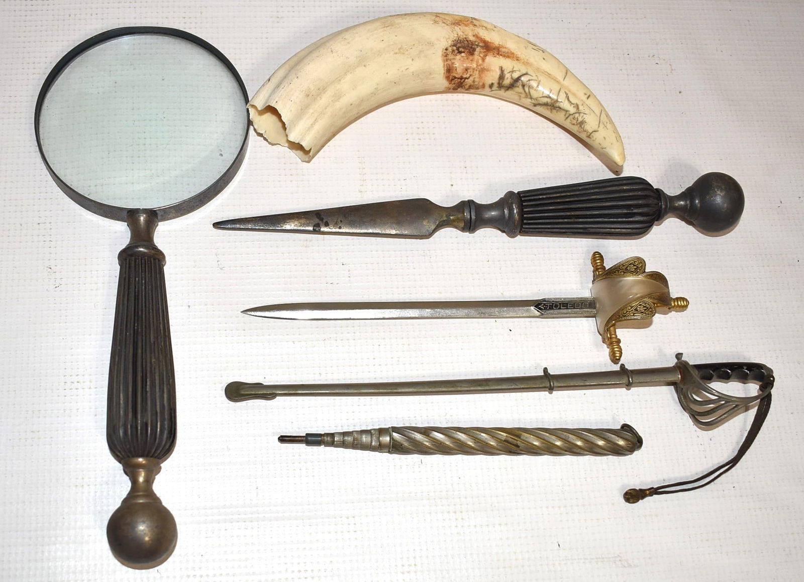 REGENCY LEATHER DESK FILE W/LETTER OPENERS, ETC.: REGENCY LEATHER DESK FILE W/LETTER OPENERS, ETC.