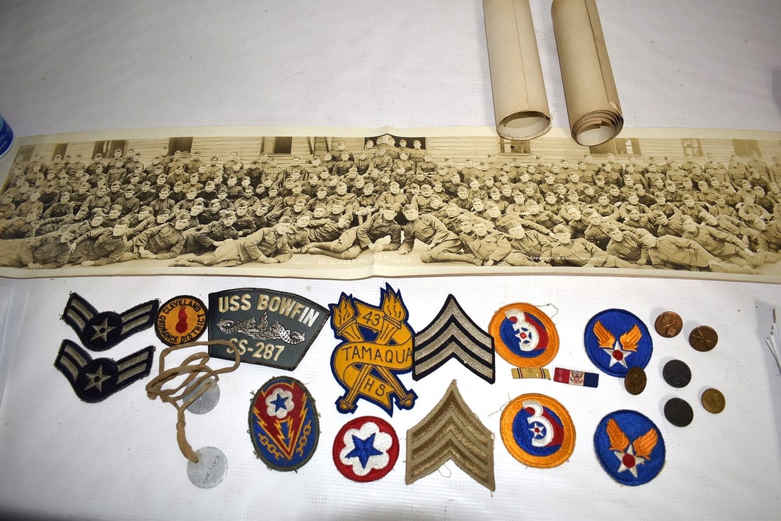 ASST. MILITARY BUTTONS/PATCHES/DOG TAGS, ETC., C. 1918: LOT ASSORTED MILITARY BUTTONS, PATCHES, DOG TAGS, ETC., C. 1918