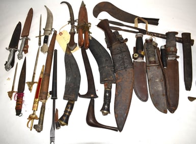 LARGE LOT ASSORTED SIDE/DAGGER KNIVES, C. 1900/1960